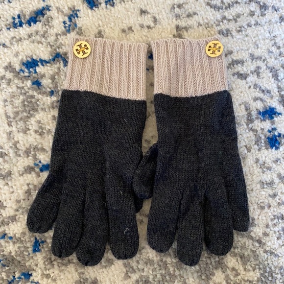 Tory Burch Accessories - Tory Burch Merino Wool Gloves